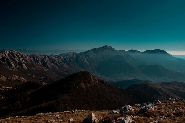 Quelles croisières offrent des ateliers de fabrication de tambours avec des artisans en Afrique?